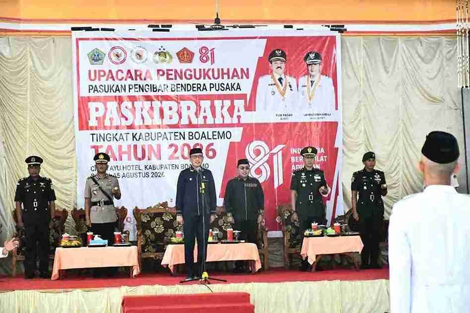 Wabup Lahmudin Hambali Kukuhkan Paskibraka Boalemo untuk Upacara HUT ke-81 RI